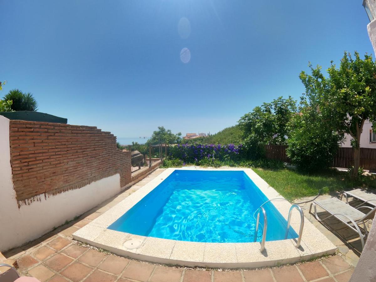 Private Pool Apartment มานิลบา ภายนอก รูปภาพ